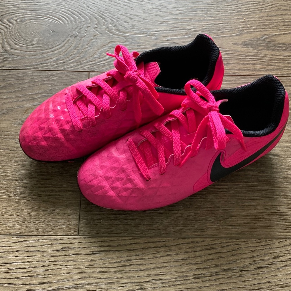 Nike girls cleats size 1Y